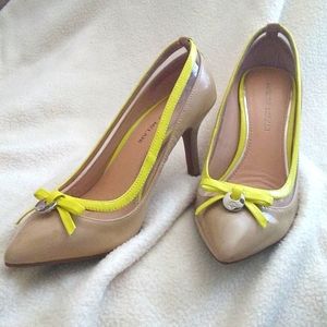 Antonio Melani patent leather taupe/lime green pumps, 8M